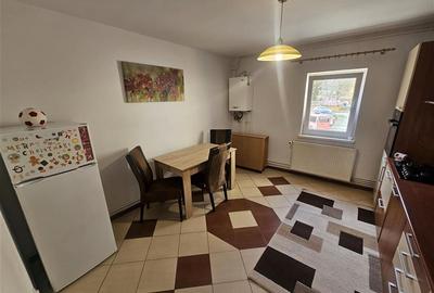 Apartament cu 2 camere decomandat în Micro IV - 19