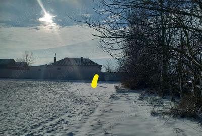 Teren de 2400 mp, în Oporelu - 4