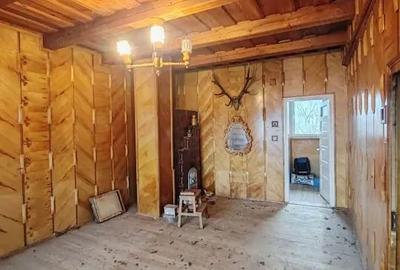 Casă cu 3 camere cu Teren 1338 Mp în Central - 1