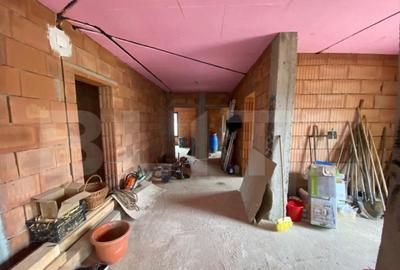 Casă cu 5 camere cu Teren 2100 Mp în Central - 13