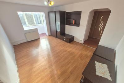 Apartament cu 2 camere decomandat, mobilat în Lipovei