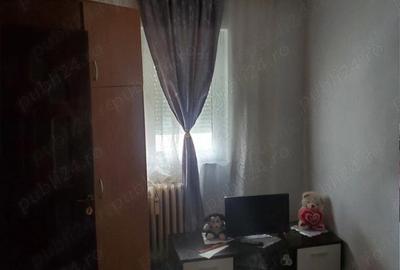 Apartament cu 2 camere nedecomandat în Km 4 - 4