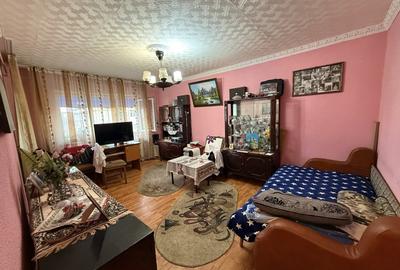 Apartament, 2 camere, 54 mp, decomandat, Rovine, Zona Cofetaria Damarin - 1