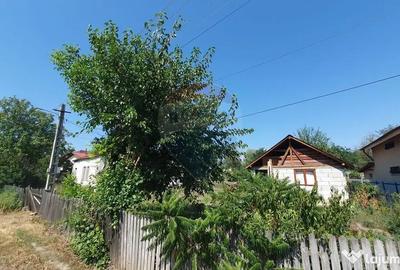 Casă cu 4 camere cu Teren 1000 Mp în Urechești - 1