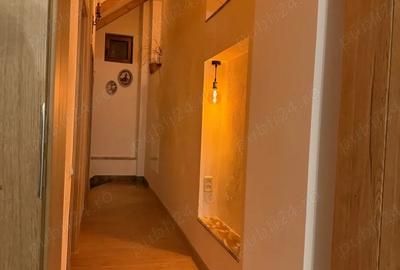 Apartament cu 4 camere decomandat în Central