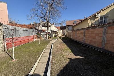 Casa central singur in curte  - 150 mp util - 411 mp curte - 10
