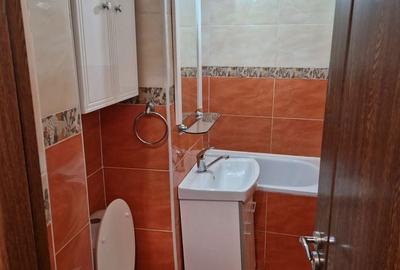 Garsonieră decomandată în P-ța Unirii