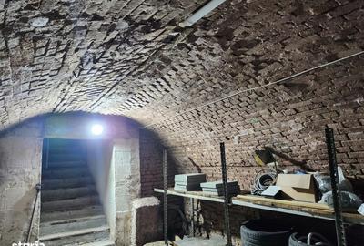 Casă cu 4 camere cu Teren 260 Mp în Central