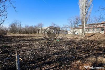 Teren de 695 mp, în B-dul București - 2