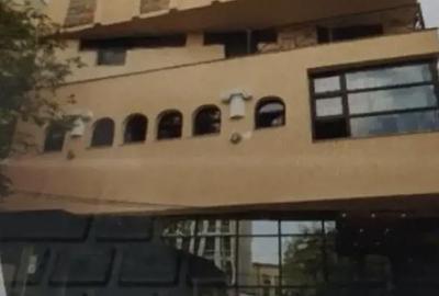 Spațiu comercial, de 10,000 mp, în Central