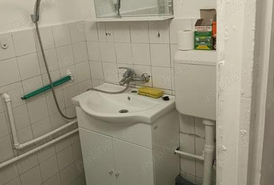 Inchiriez garsoniera - 2