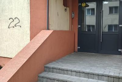 Apartament cu 2 camere nedecomandat în Tractorul - 3