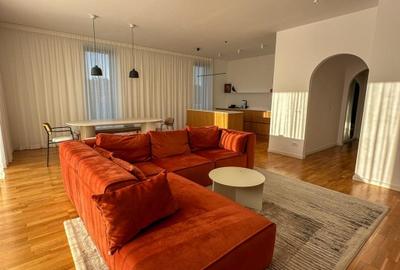 Apartament cu 4 camere decomandat, mobilat în Băneasa