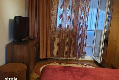 Apartament cu 3 camere semidecomandat, mobilat în Pantelimon - 1