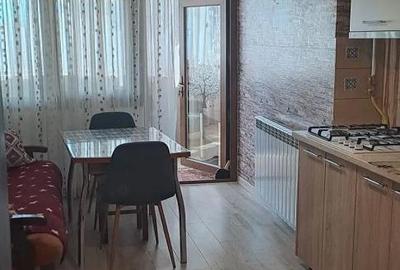 Apartament cu 3 camere decomandat în Km 4 - 2