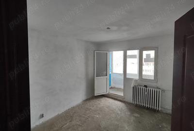 Apartament cu 4 camere decomandat în Rahova - 7