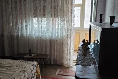 Apartament cu 3 camere în Crâng