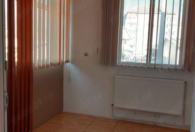 Spatiu comercial situat in Pia?a de jos, Slatina olt. - 2