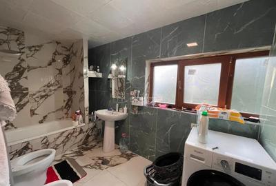 Casă cu 5 camere cu Teren 6500 Mp în Sacu - 7