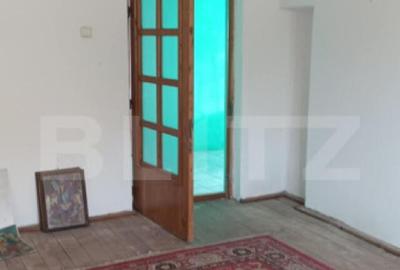 Casa cu 3 camere, bucatarie si baie, 105 mp ?i un teren de - 7