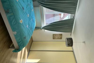 Apartament cu 3 camere decomandat, mobilat în Sud-Vest