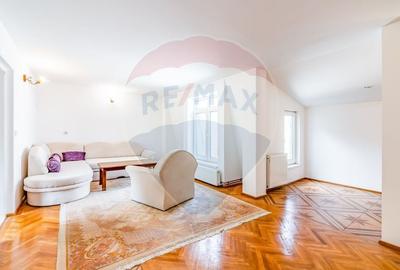 Apartament cu 7 camere decomandat în Kiseleff