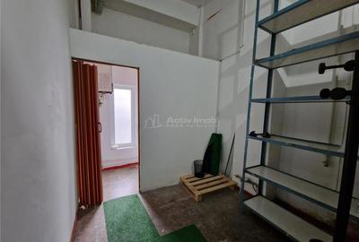 Spațiu comercial, de 50 mp, în Central - 6