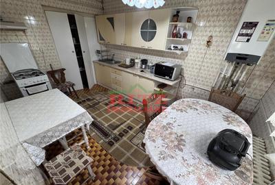 Casa P 1E Pod S= 435 mp, teren 938 mp, pretabila clinica, gr - 12