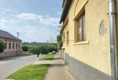 Casă cu 4 camere cu Canalizare în Ultracentral - 1