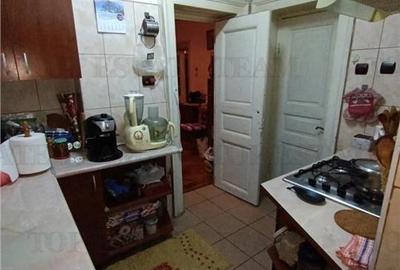 Vila cu aspect de conac in centrul Ploiestiului, ideala pentru locuinta, birou s - 16