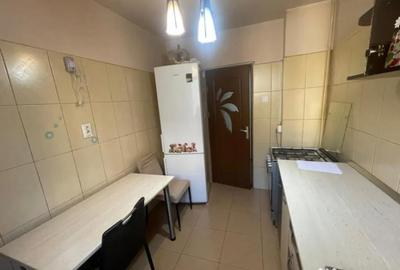 Apartament cu 2 camere semidecomandat în Calea București