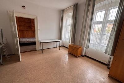 Apartament 3,5 camere,100mp, etaj 1-strada Postavarului - 5