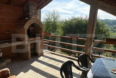 Casă cu 4 camere cu Teren 3400 Mp în Central - 3