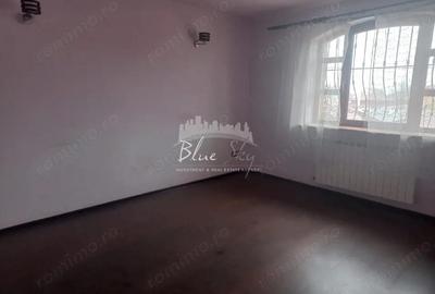 Casă cu 8 camere cu Canalizare în Km 5 - 38