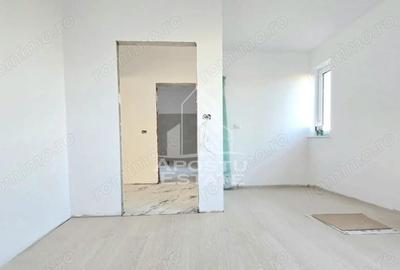 Casă cu 4 camere cu Teren 618 Mp în Giarmata