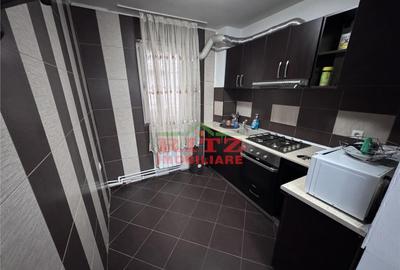 Apartament cu 3 camere semidecomandat în Central - 2