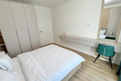 Apartament cu 3 camere decomandat, mobilat în Tractorul - 9