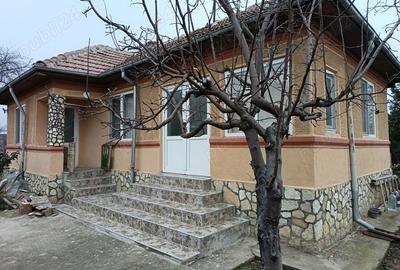 Casă cu 3 camere cu Teren 860 Mp în Pietroasele - 9