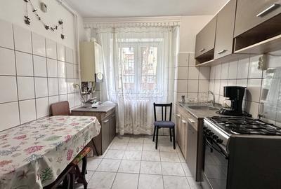 Apartament cu 2 camere semidecomandat, mobilat în Cetate