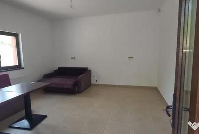 Casă cu 8 camere cu Teren 2370 Mp în Central - 7