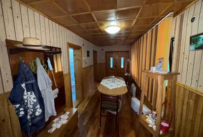 Casă cu 3 camere cu Teren 920 Mp în Roșu - 2