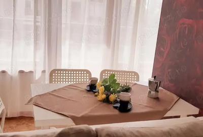 Garsonieră decomandată în Central