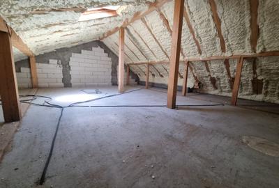 Casă cu 4 camere cu Canalizare în Central - 10