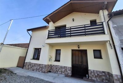 Casă cu 5 camere cu Teren 150 Mp în Turnișor