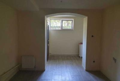 Spațiu comercial, de 80 mp, în Central - 1