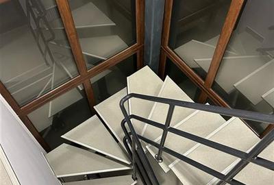 Spațiu comercial, de 16 mp, în Central - 9