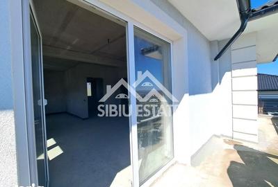 Casă cu 4 camere cu Teren 600 Mp în Sadu - 4