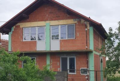 Casă cu 4 camere în Boldur - 1