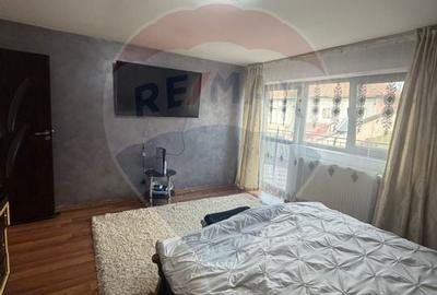 Casă cu 5 camere cu Teren 450 Mp în 1 Mai - 43