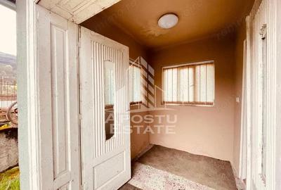 Casă cu 2 camere cu Teren 2000 Mp în Laz - 17